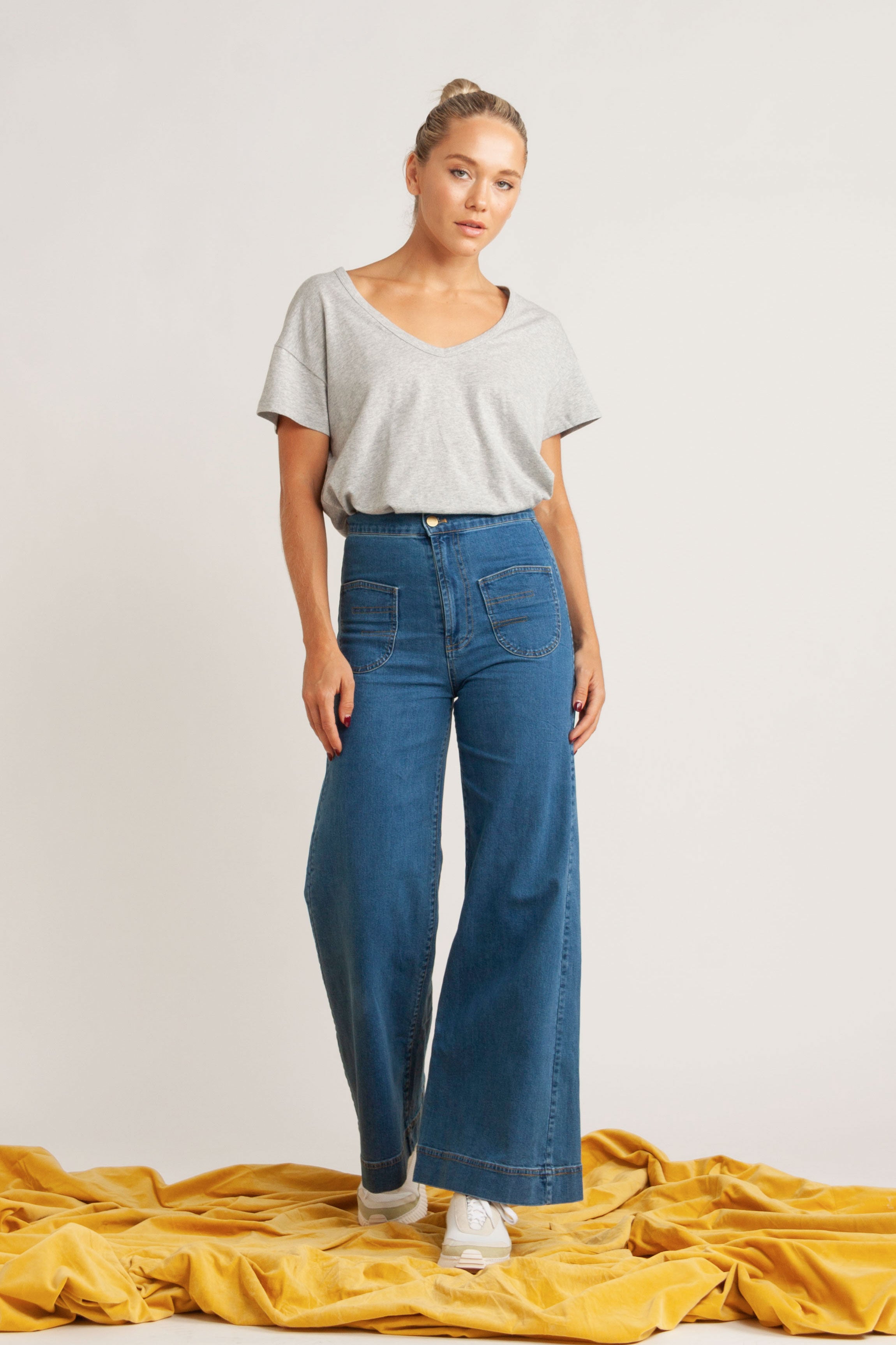 Sawyer V Neck Cotton-Linen T-Shirt