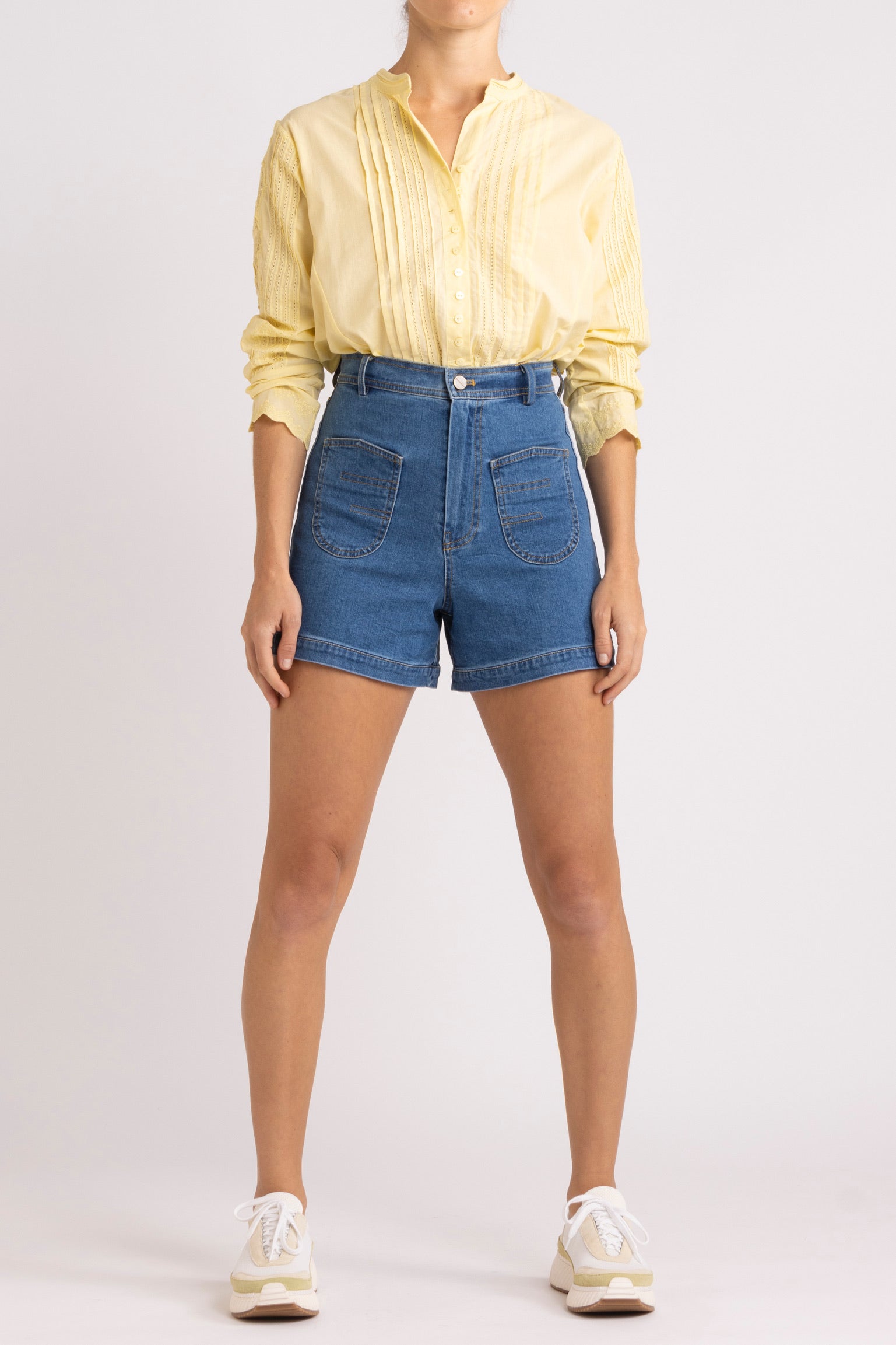 Ensemble - Charlotte Shirt, Raven Short & Tully Sneaker