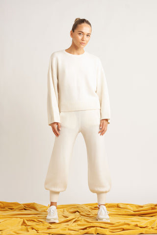 Ensemble - Sidney Sweater, Sidney Pant & Tully Sneaker