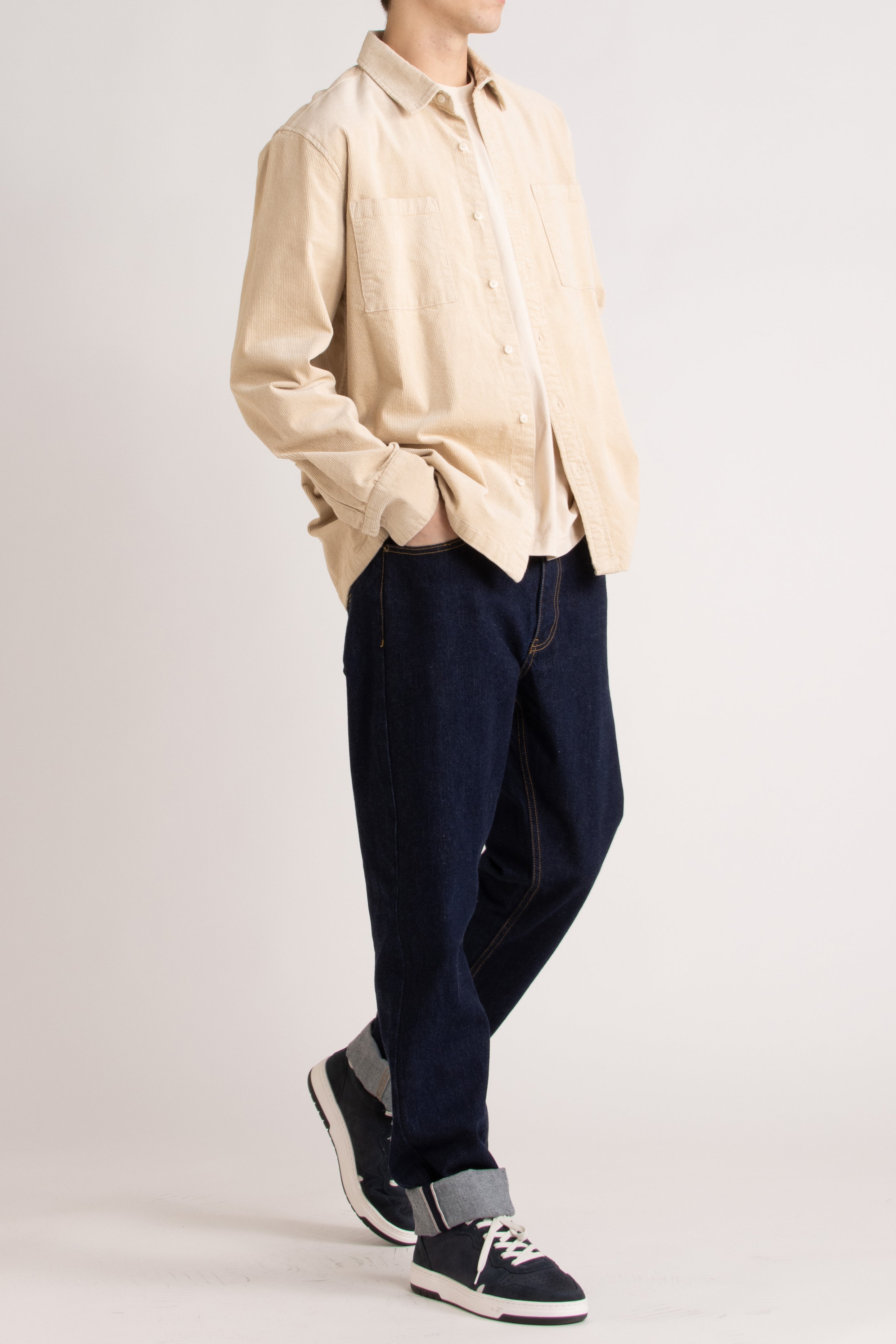 Ensemble - River Shirt, Duke T-Shirt, Berlin Jean & Klein Sneaker